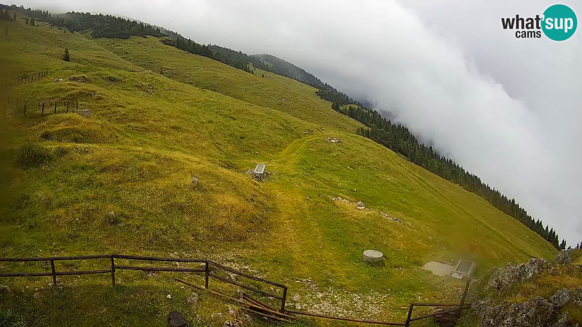 Struška nad Jesenicami spletna kamera planina Svečica (Belška planina) – Karavanke
