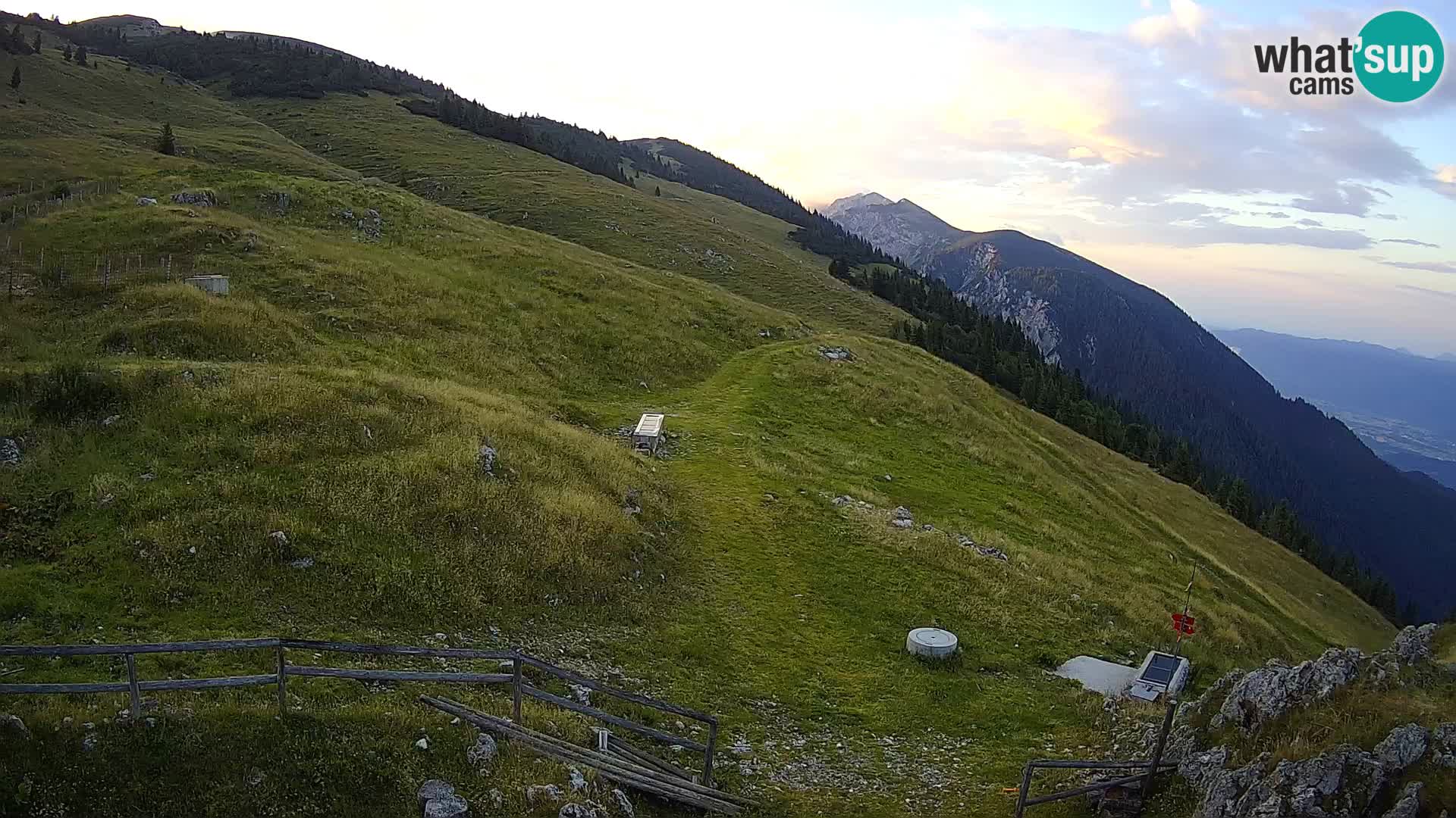 Struška nad Jesenicami spletna kamera planina Svečica (Belška planina) – Karavanke