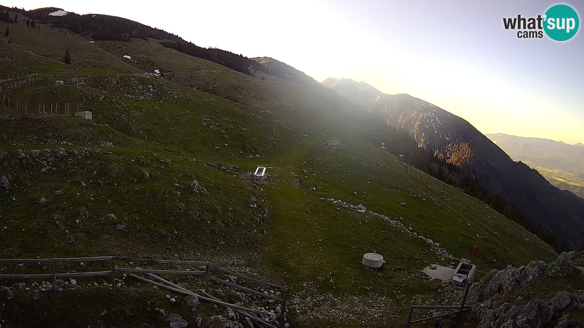 Struška nad Jesenicami spletna kamera planina Svečica (Belška planina) – Karavanke