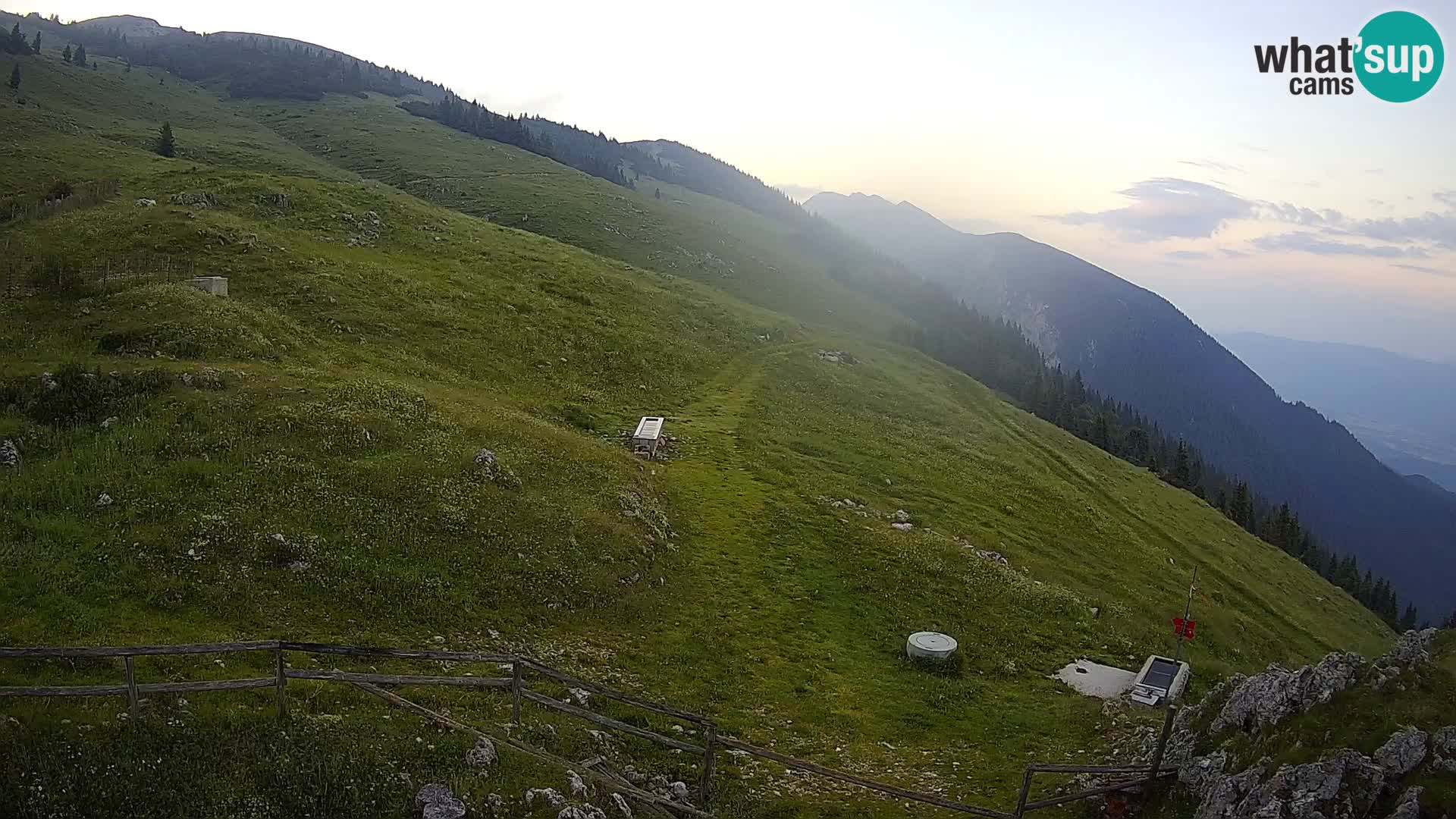 Struška nad Jesenicami spletna kamera planina Svečica (Belška planina) – Karavanke