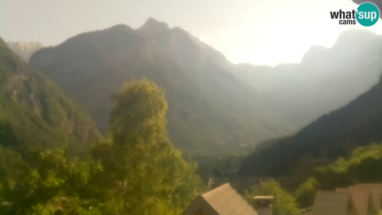 Webcam Trenta – View of Šplevt, Pihavec and Prisojnik