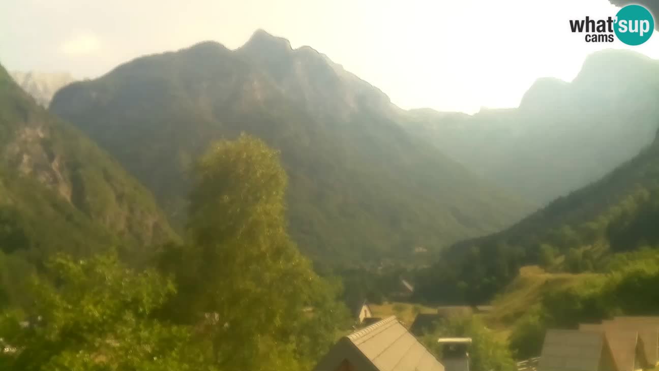 Spletna kamera Trenta – Pogled na Šplevt, Pihavec in Prisojnik