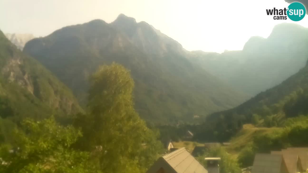 Webcam Trenta – View of Šplevt, Pihavec and Prisojnik