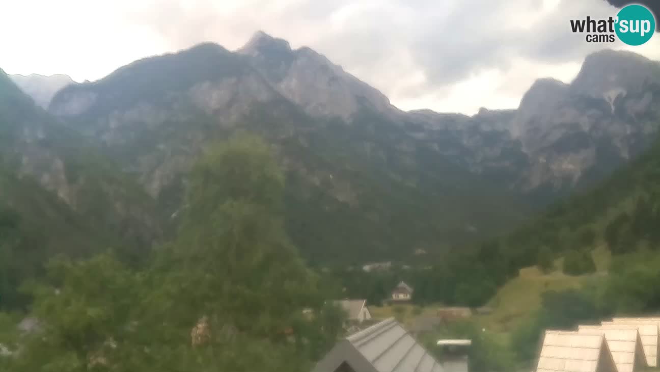 Web kamera Trenta – Pogled na Šplevt, Pihavec i Prisojnik