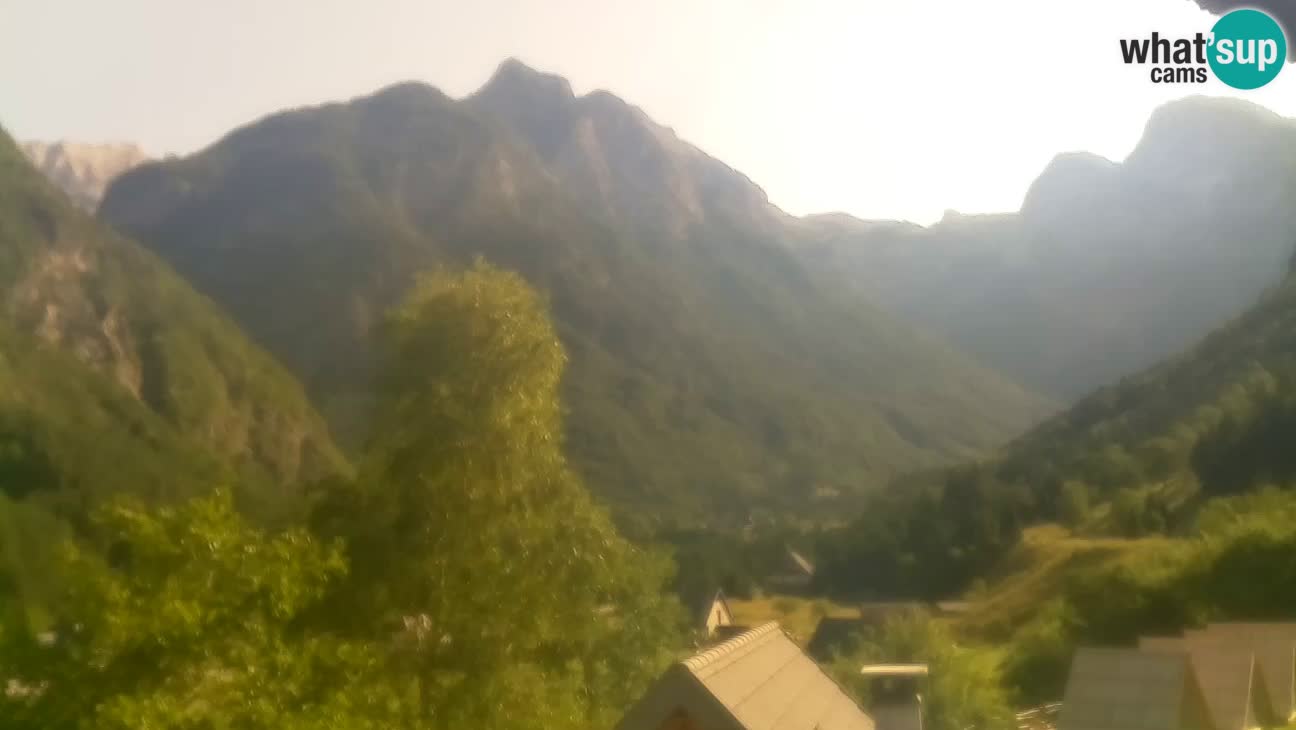 Spletna kamera Trenta – Pogled na Šplevt, Pihavec in Prisojnik
