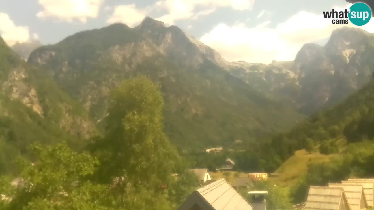 Web kamera Trenta – Pogled na Šplevt, Pihavec i Prisojnik