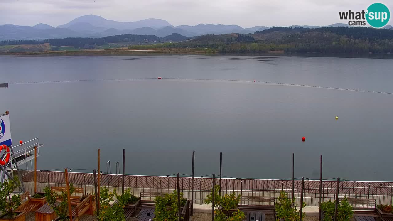 Spletna kamera Velenjsko jezero – Pogled v živo z Velenjske plaže