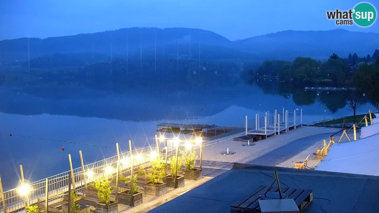 Spletna kamera Velenjsko jezero – Pogled v živo z Velenjske plaže