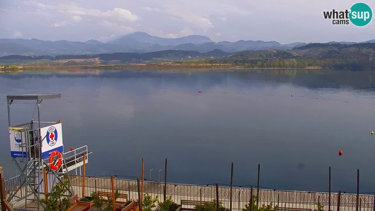 Spletna kamera Velenjsko jezero – Pogled v živo z Velenjske plaže