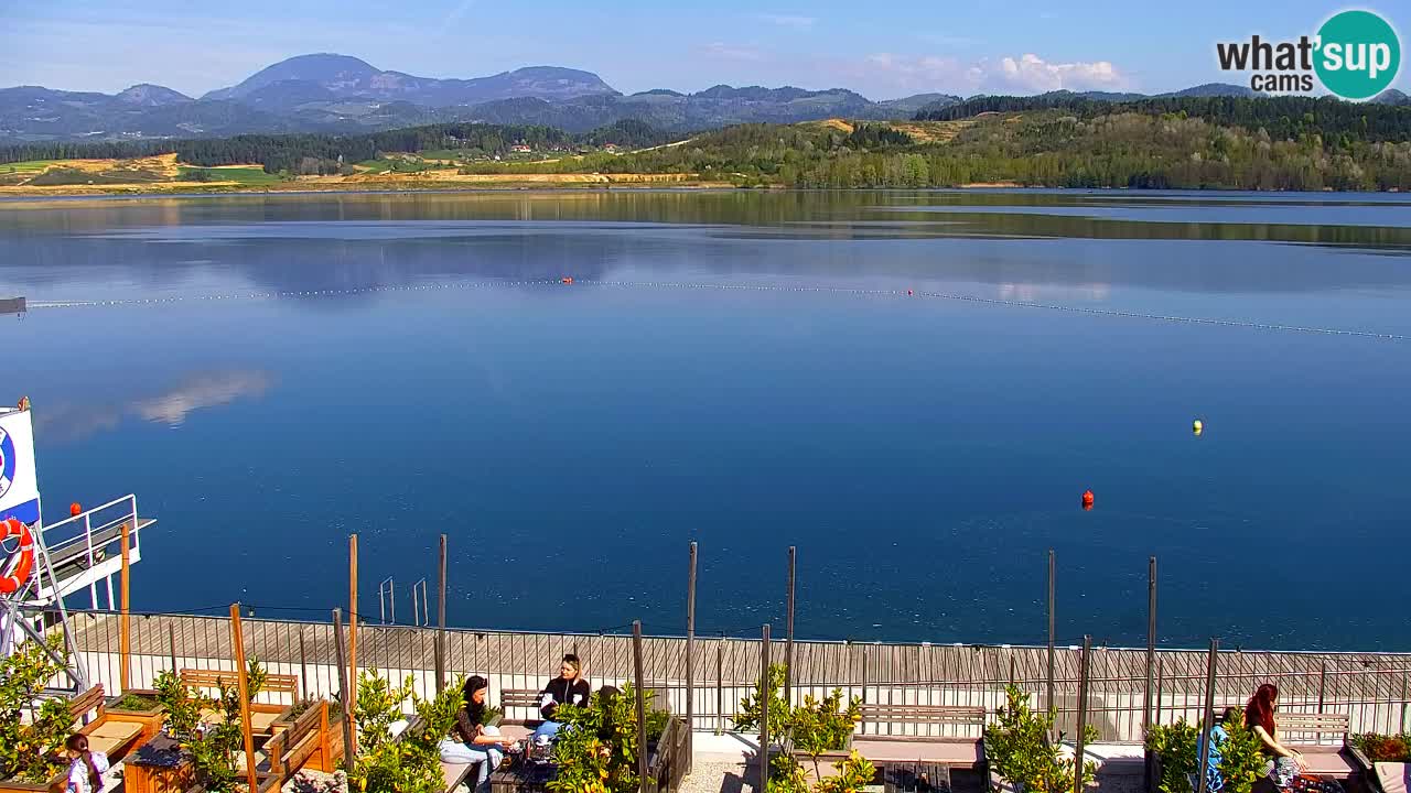 Spletna kamera Velenjsko jezero – Pogled v živo z Velenjske plaže