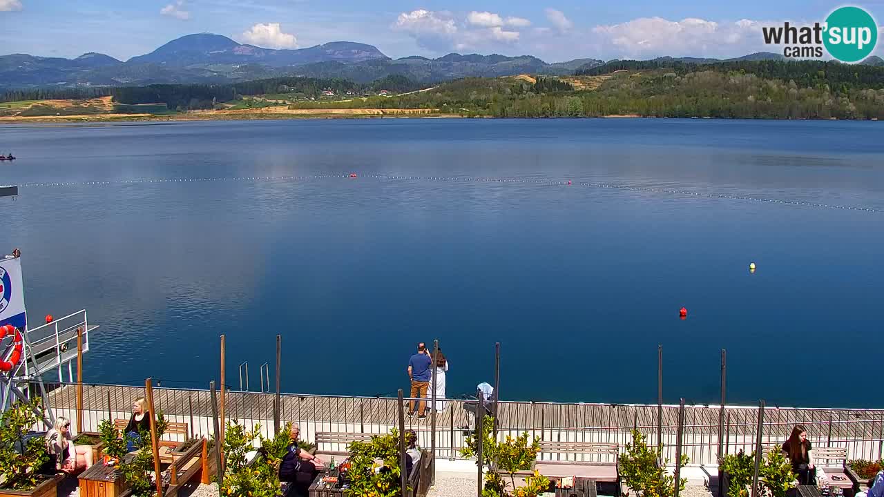 Spletna kamera Velenjsko jezero – Pogled v živo z Velenjske plaže