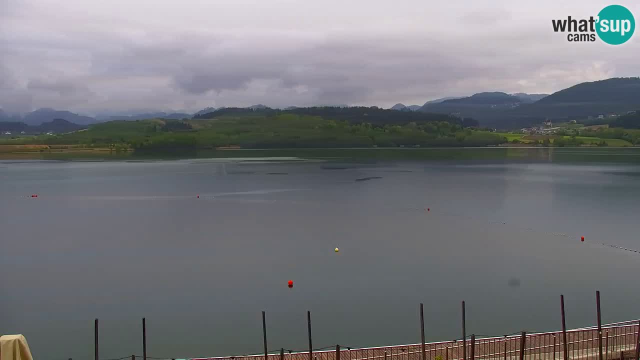 Spletna kamera Velenjsko jezero – Pogled v živo z Velenjske plaže