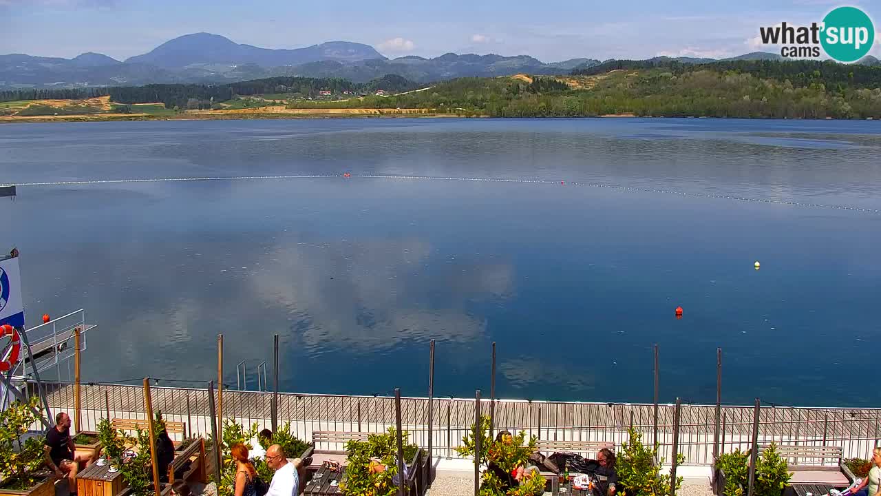 Spletna kamera Velenjsko jezero – Pogled v živo z Velenjske plaže