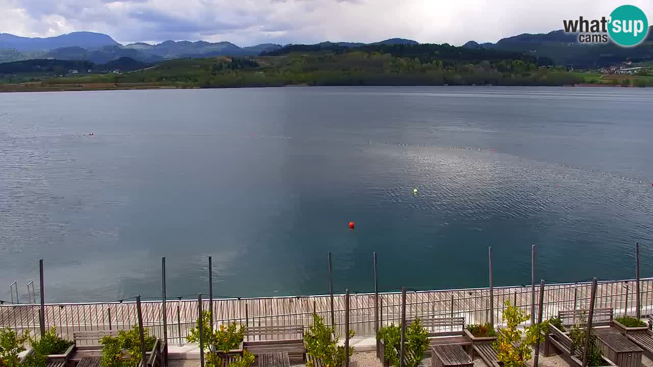 Spletna kamera Velenjsko jezero – Pogled v živo z Velenjske plaže