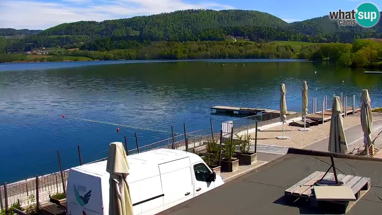 Spletna kamera Velenjsko jezero – Pogled v živo z Velenjske plaže