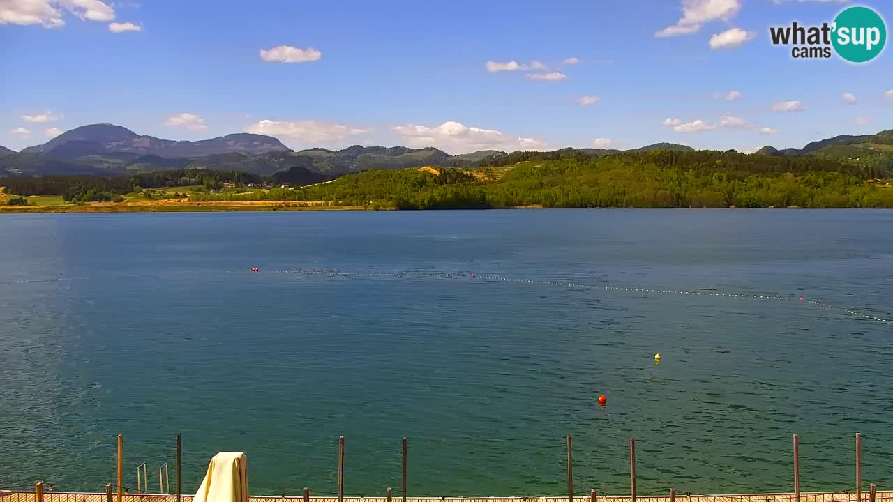 Spletna kamera Velenjsko jezero – Pogled v živo z Velenjske plaže
