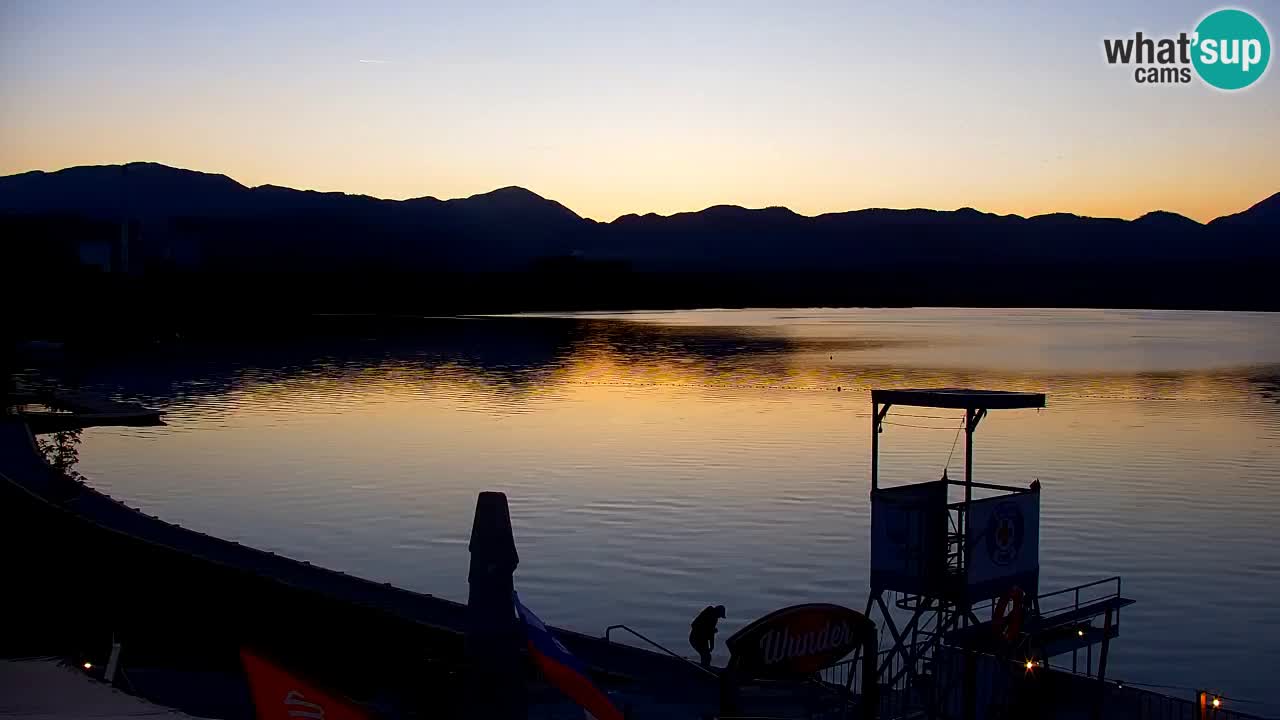 Spletna kamera Velenjsko jezero – Pogled v živo z Velenjske plaže