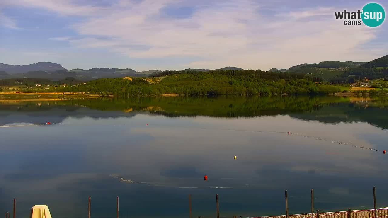 Spletna kamera Velenjsko jezero – Pogled v živo z Velenjske plaže
