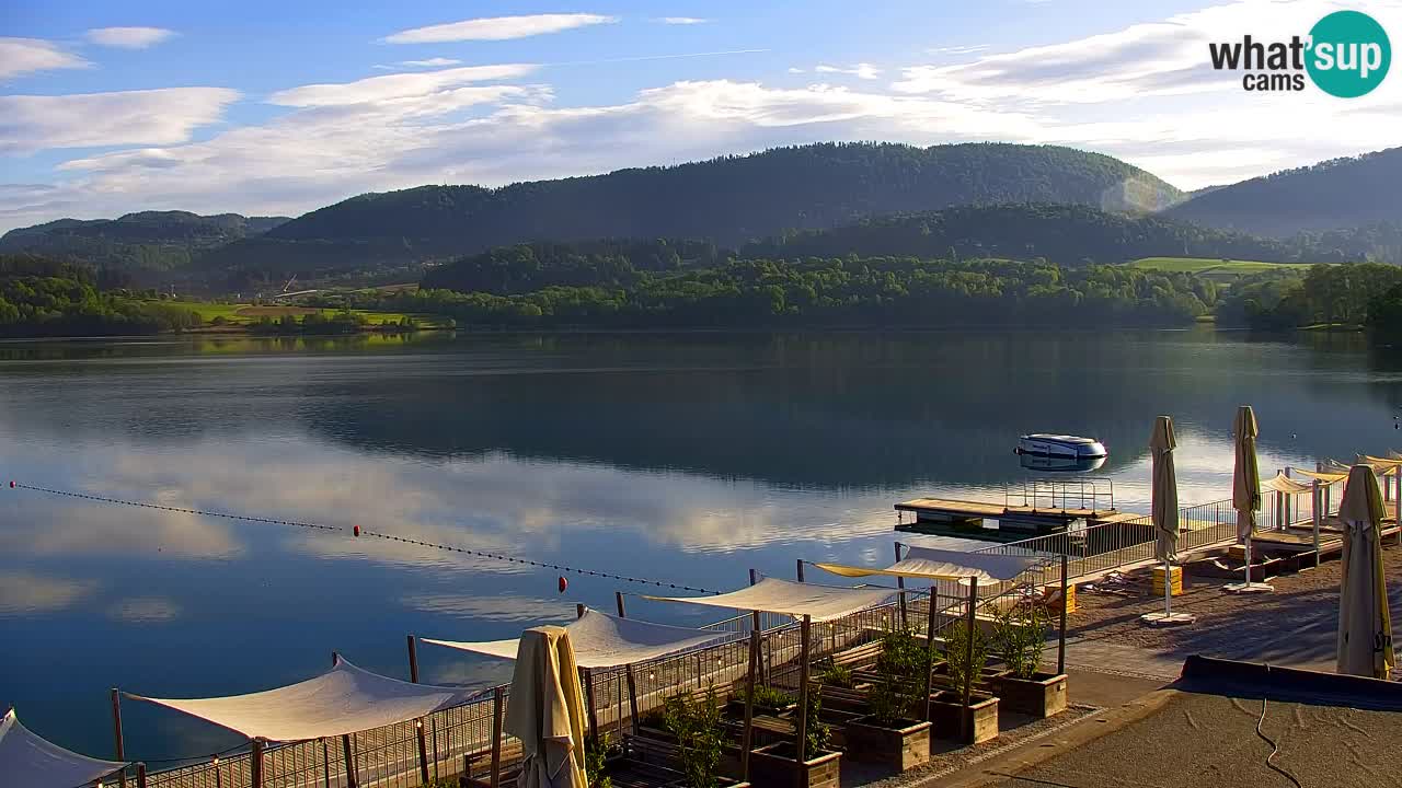 Spletna kamera Velenjsko jezero – Pogled v živo z Velenjske plaže