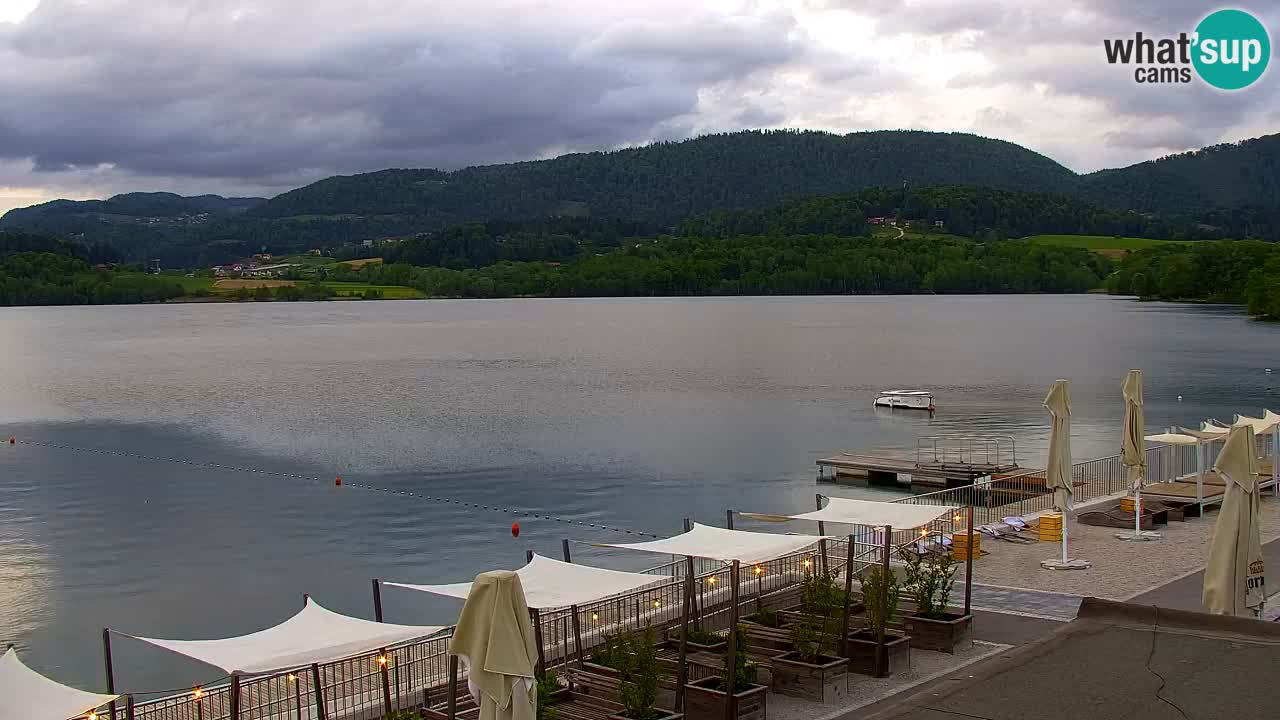 Spletna kamera Velenjsko jezero – Pogled v živo z Velenjske plaže