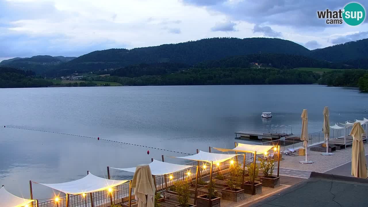 Spletna kamera Velenjsko jezero – Pogled v živo z Velenjske plaže