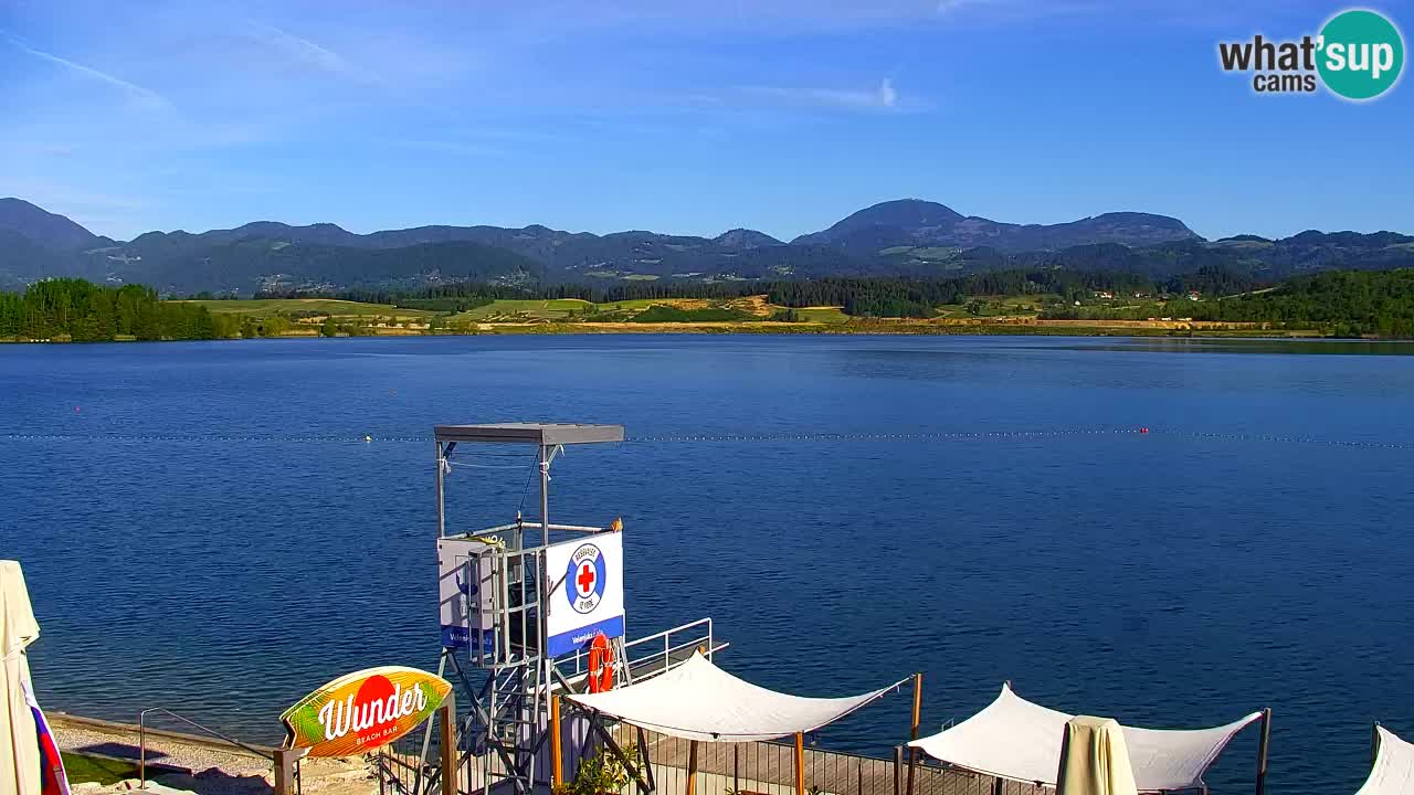 Spletna kamera Velenjsko jezero – Pogled v živo z Velenjske plaže