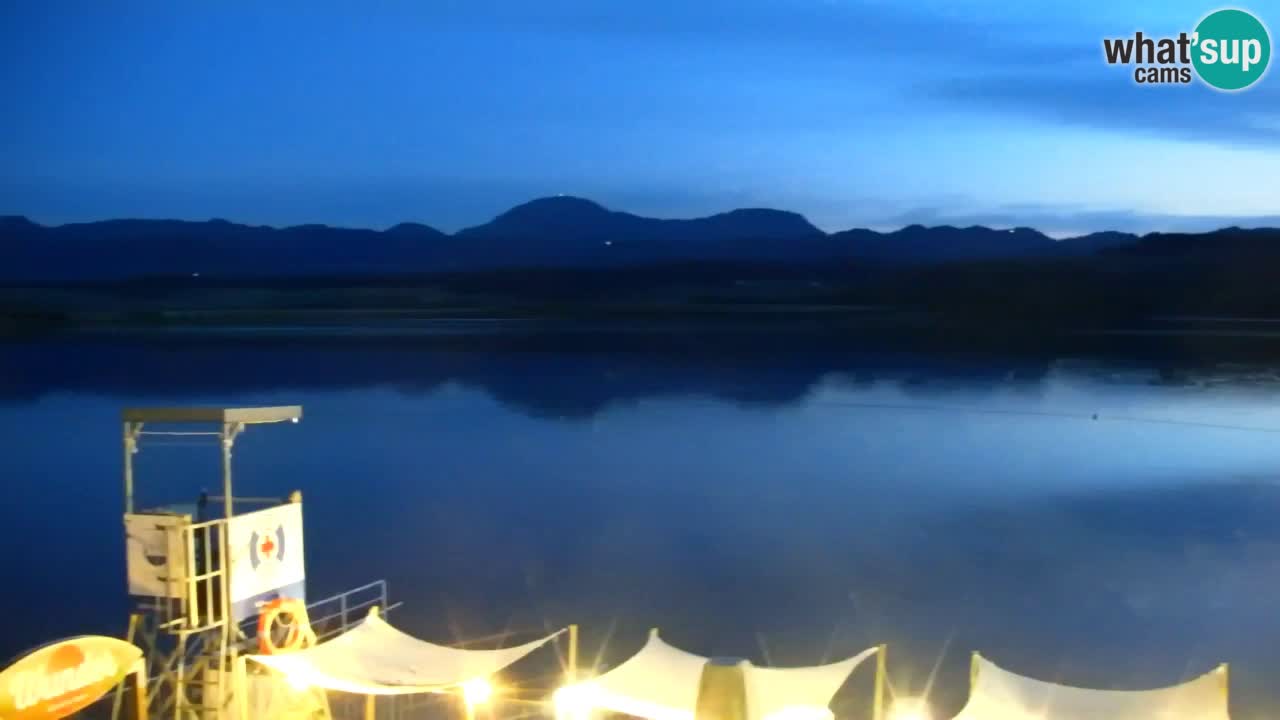Spletna kamera Velenjsko jezero – Pogled v živo z Velenjske plaže