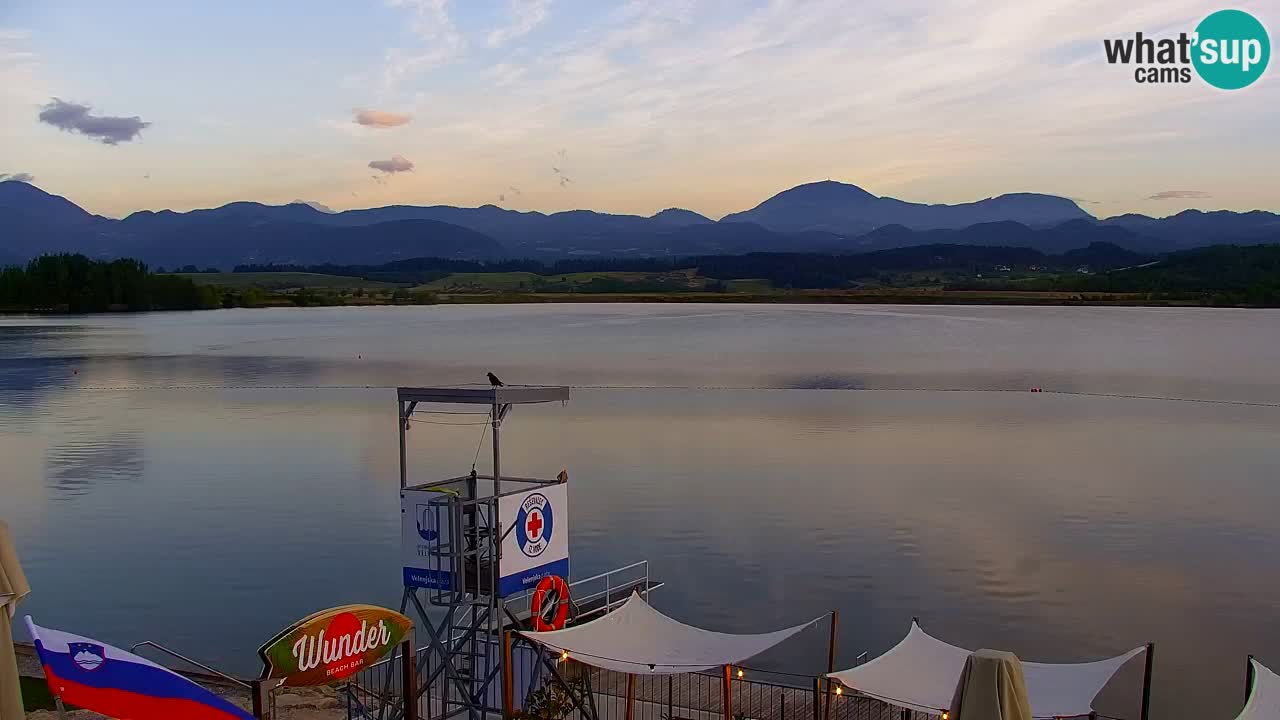 Spletna kamera Velenjsko jezero – Pogled v živo z Velenjske plaže