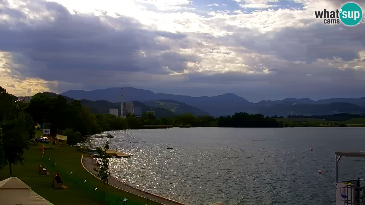 Web kamera Velenjsko jezero – Plaža Velenje uživo
