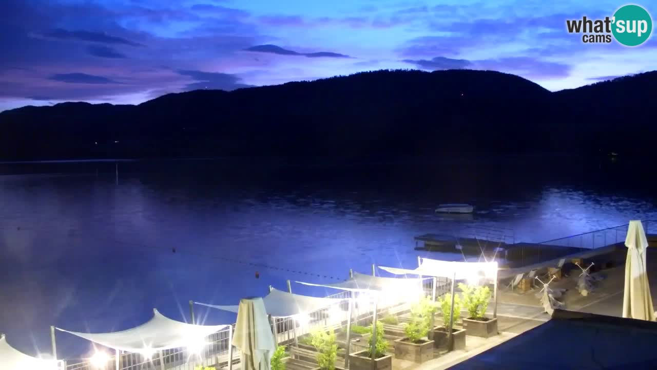 Spletna kamera Velenjsko jezero – Pogled v živo z Velenjske plaže