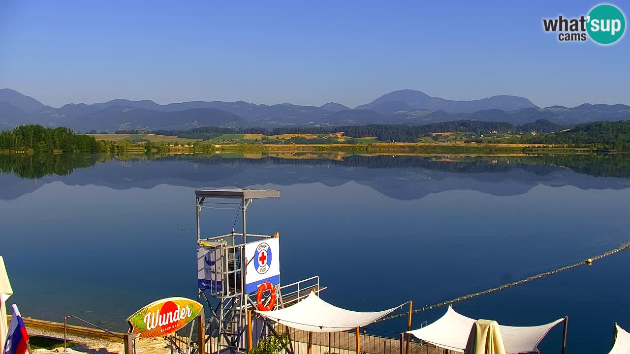 Spletna kamera Velenjsko jezero – Pogled v živo z Velenjske plaže