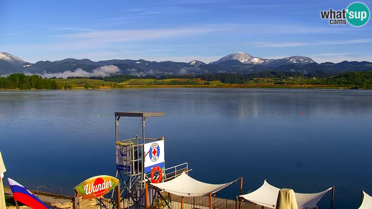 Spletna kamera Velenjsko jezero – Pogled v živo z Velenjske plaže