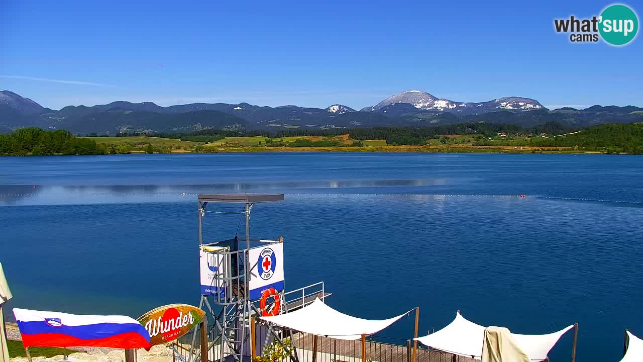 Spletna kamera Velenjsko jezero – Pogled v živo z Velenjske plaže