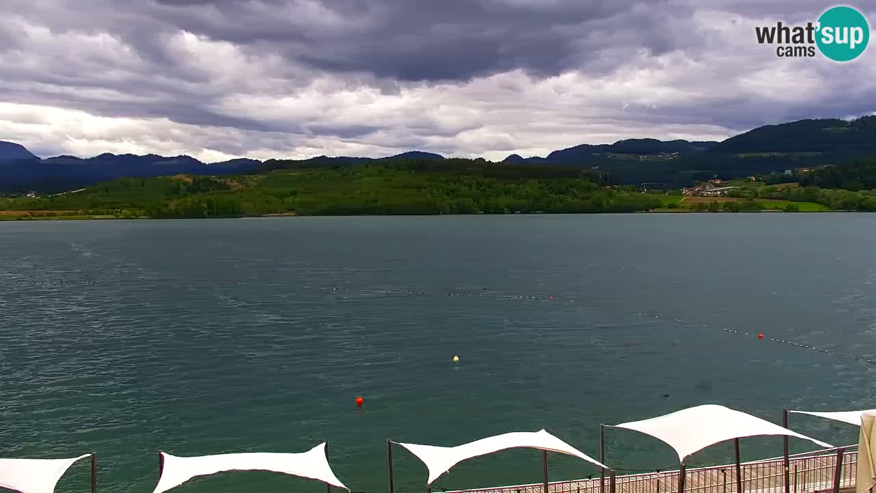 Spletna kamera Velenjsko jezero – Pogled v živo z Velenjske plaže