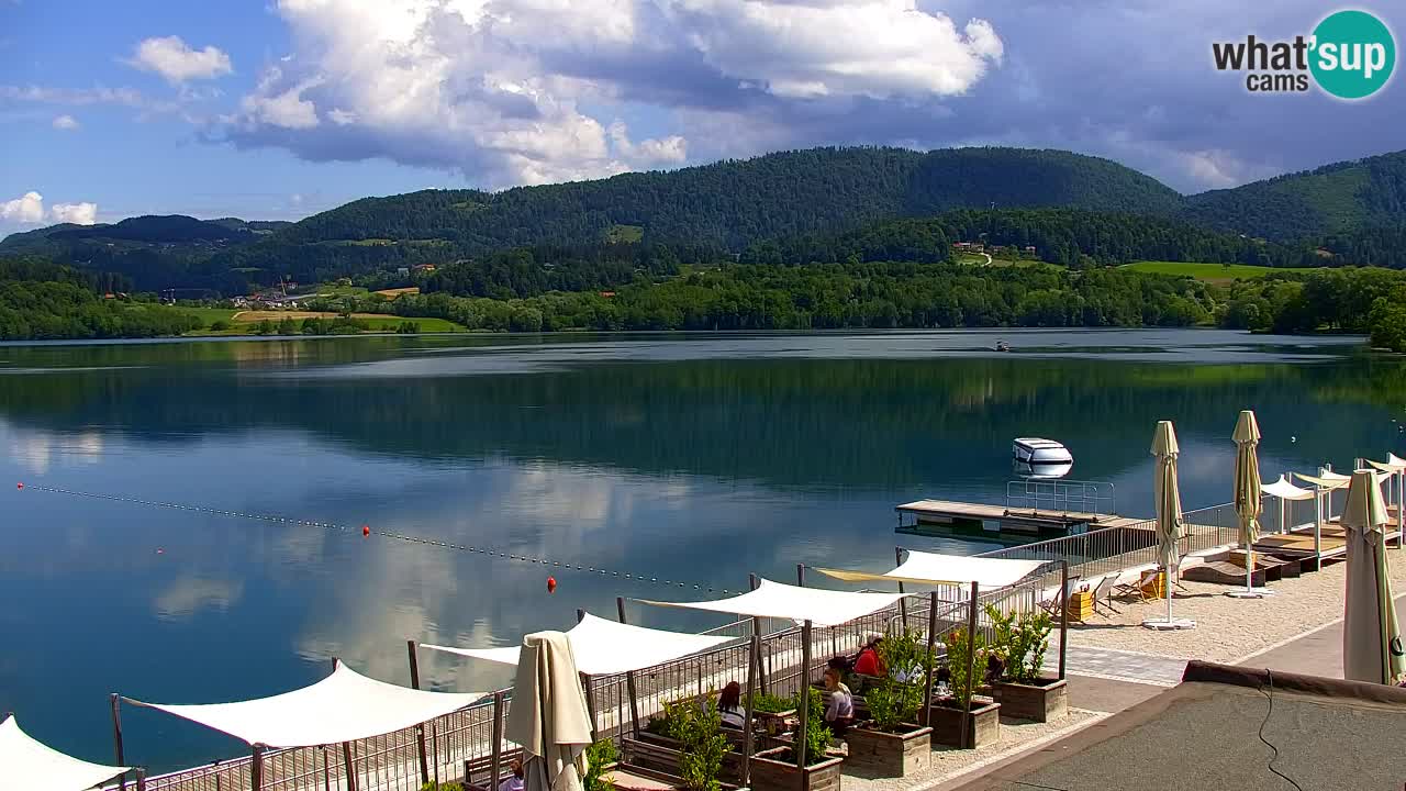 Spletna kamera Velenjsko jezero – Pogled v živo z Velenjske plaže
