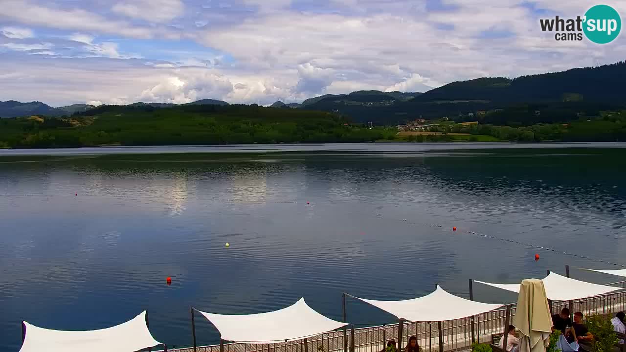 Spletna kamera Velenjsko jezero – Pogled v živo z Velenjske plaže