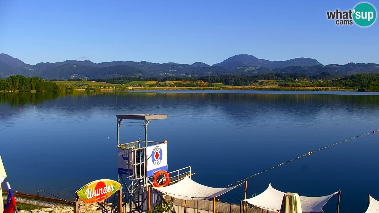 Spletna kamera Velenjsko jezero – Pogled v živo z Velenjske plaže