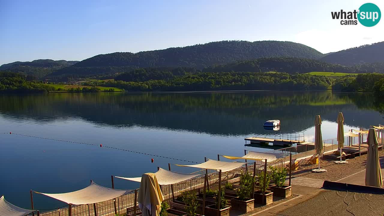 Spletna kamera Velenjsko jezero – Pogled v živo z Velenjske plaže