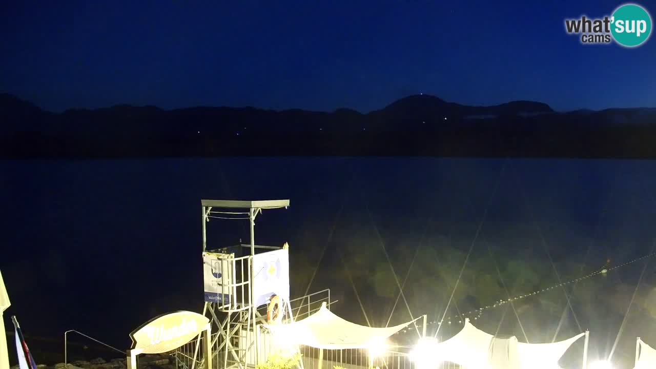 Spletna kamera Velenjsko jezero – Pogled v živo z Velenjske plaže