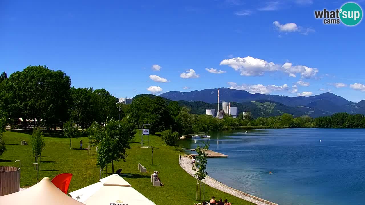 Spletna kamera Velenjsko jezero – Pogled v živo z Velenjske plaže