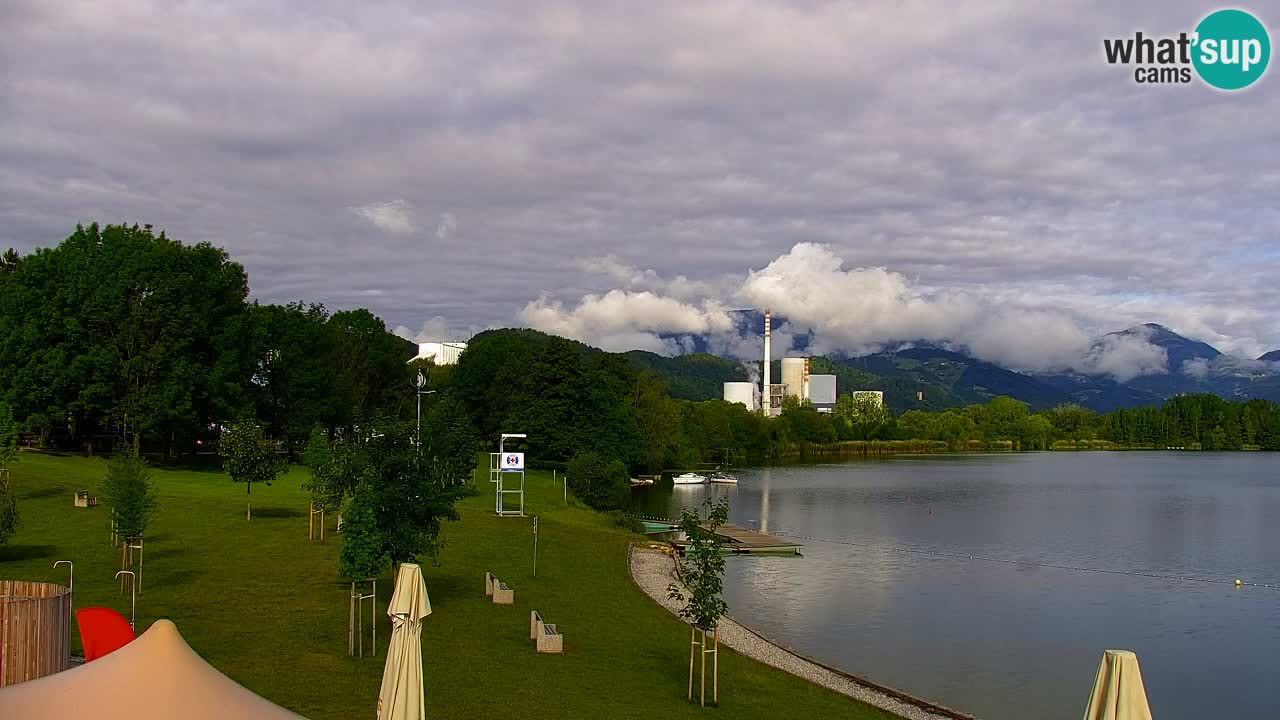 Spletna kamera Velenjsko jezero – Pogled v živo z Velenjske plaže