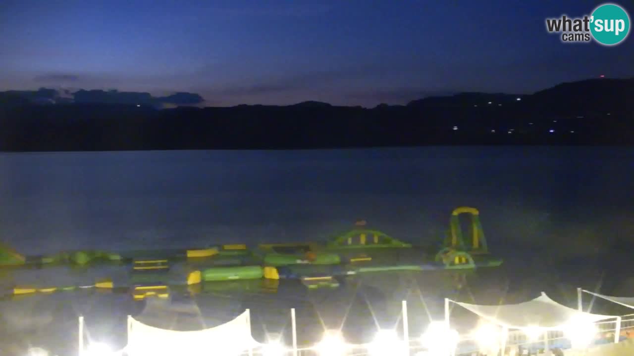 Spletna kamera Velenjsko jezero – Pogled v živo z Velenjske plaže