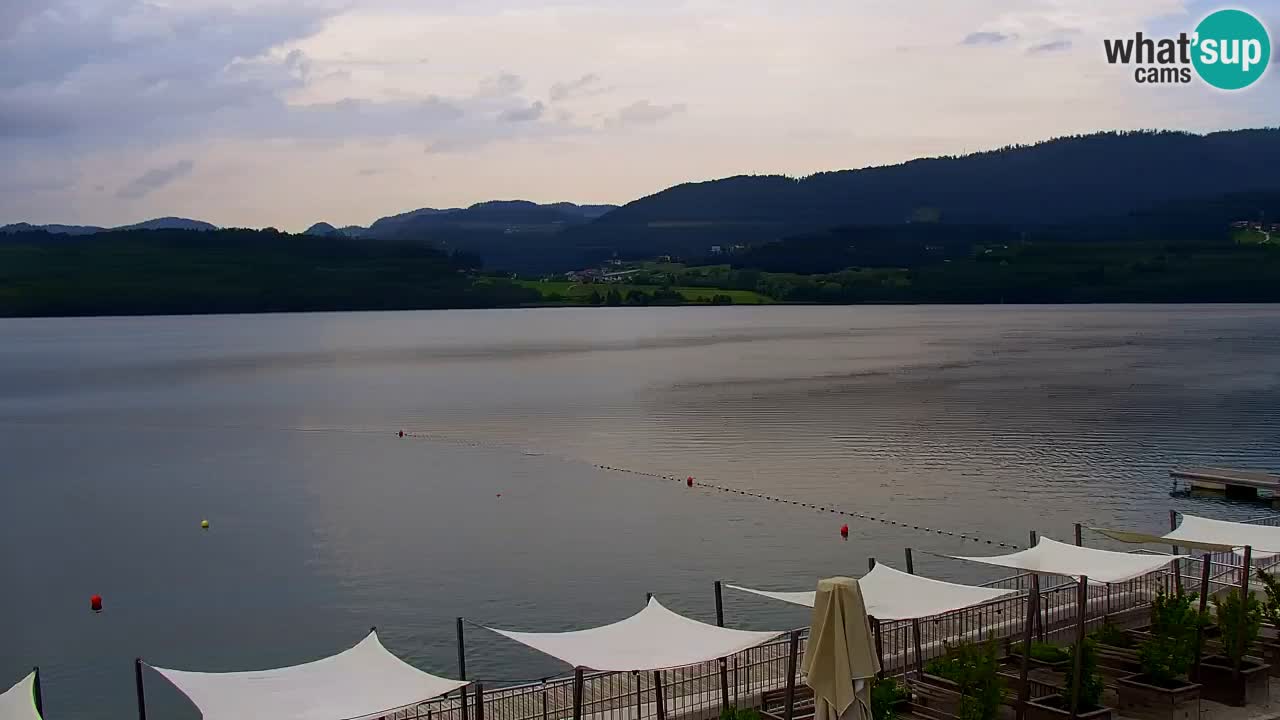 Spletna kamera Velenjsko jezero – Pogled v živo z Velenjske plaže