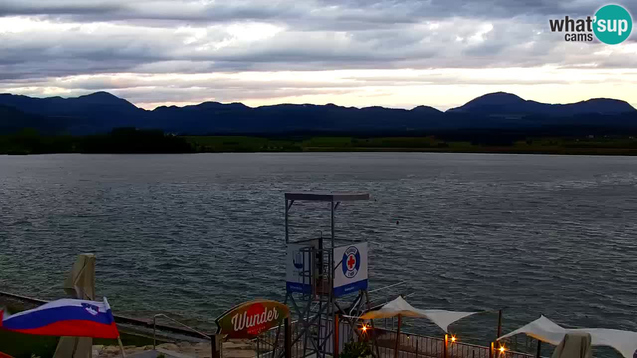 Web kamera Velenjsko jezero – Plaža Velenje uživo