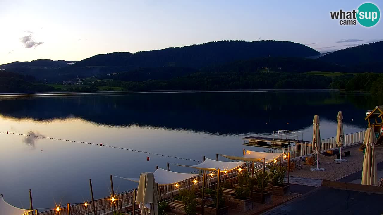Spletna kamera Velenjsko jezero – Pogled v živo z Velenjske plaže