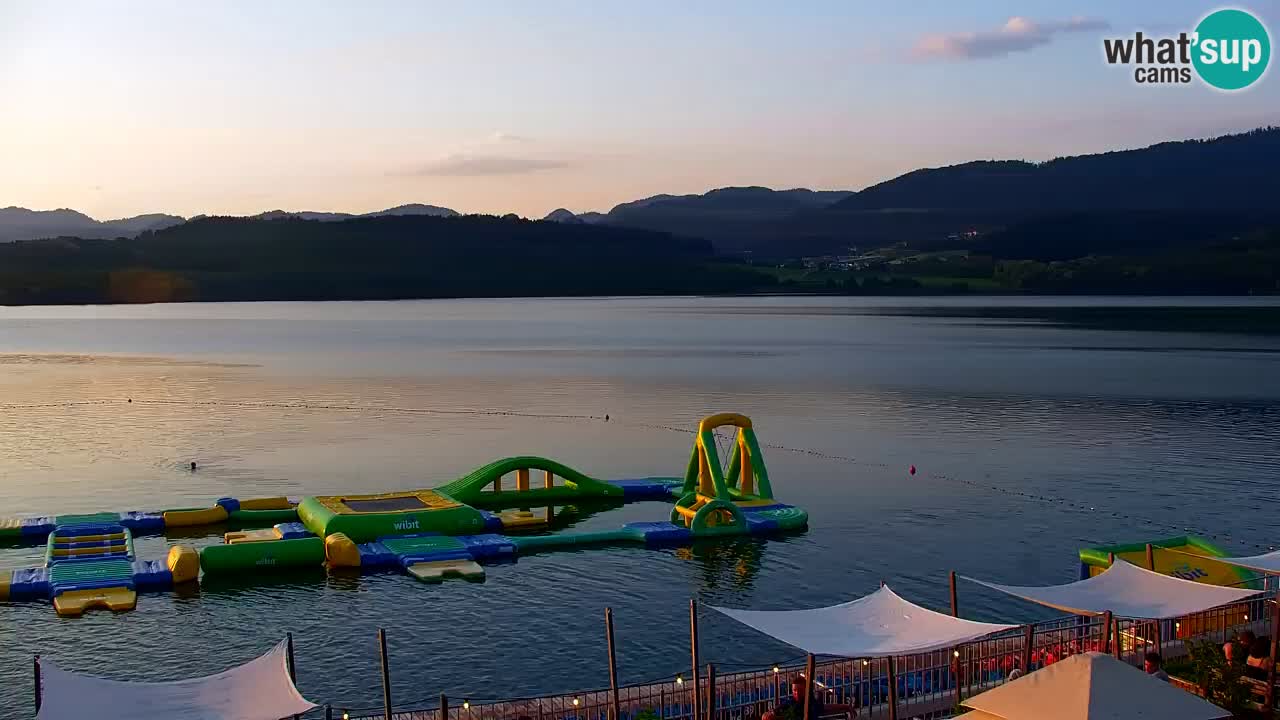 Spletna kamera Velenjsko jezero – Pogled v živo z Velenjske plaže
