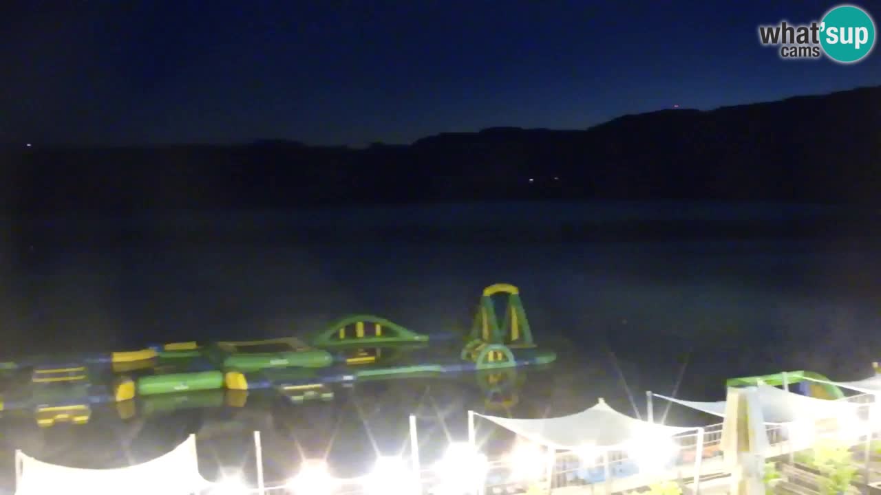 Spletna kamera Velenjsko jezero – Pogled v živo z Velenjske plaže