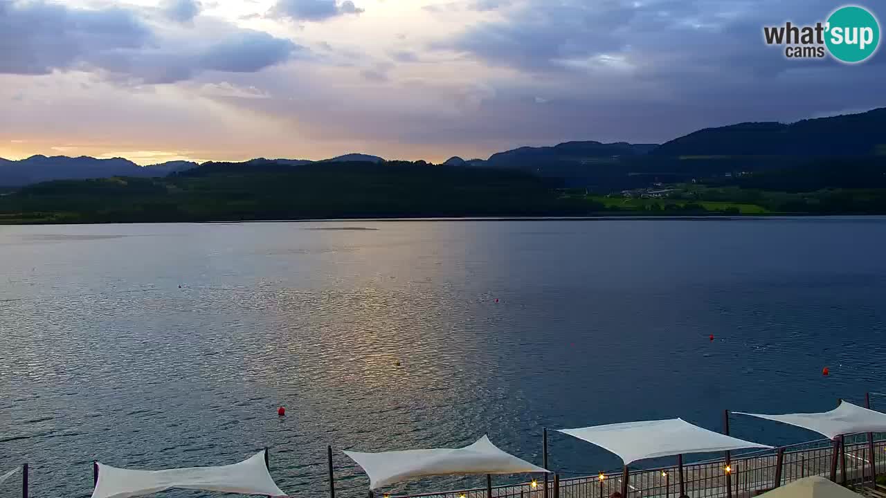 Spletna kamera Velenjsko jezero – Pogled v živo z Velenjske plaže