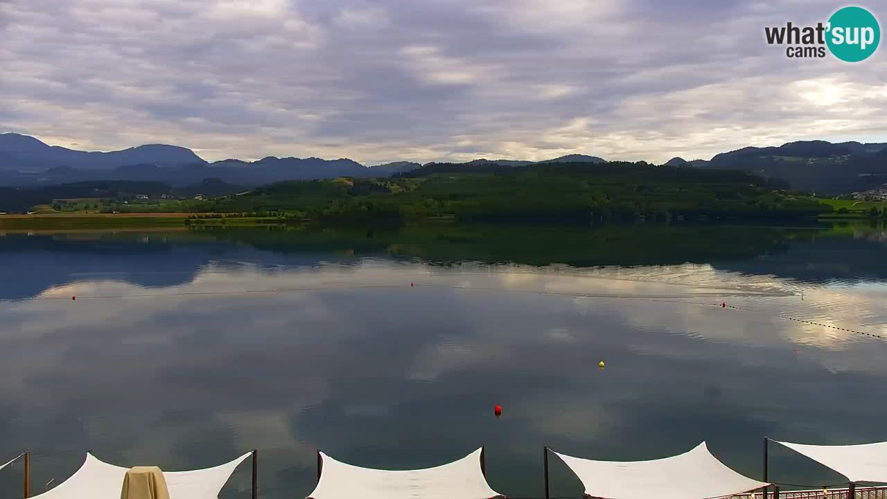 Spletna kamera Velenjsko jezero – Pogled v živo z Velenjske plaže
