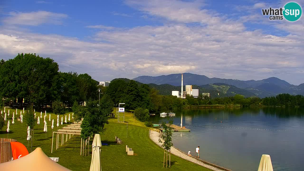 Spletna kamera Velenjsko jezero – Pogled v živo z Velenjske plaže